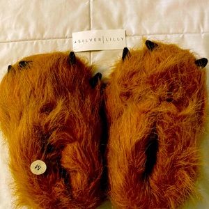 Bear claw slippers